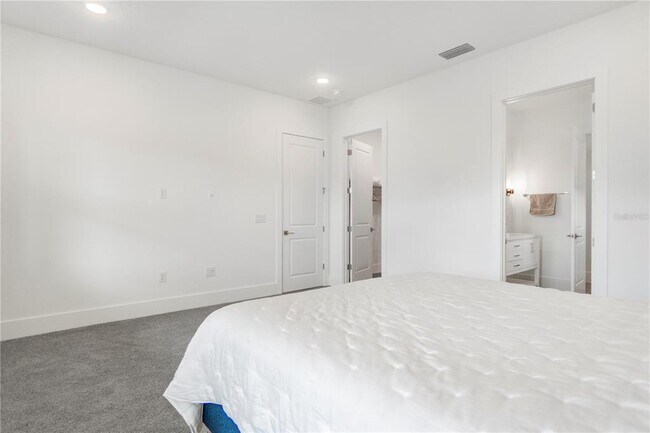 Building Photo - 15567 Gentle Rain Dr