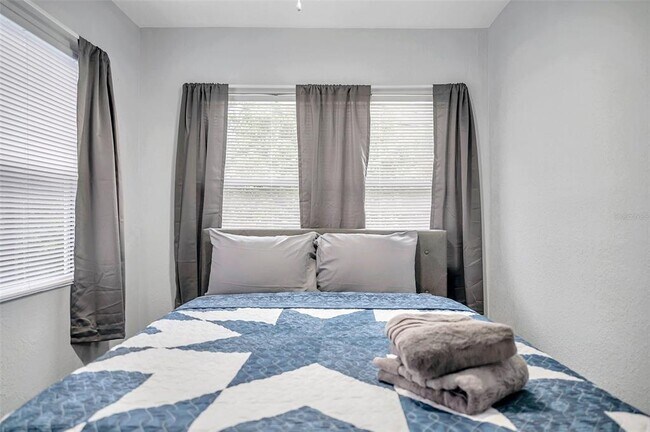 Building Photo - 3720 3rd Ave N