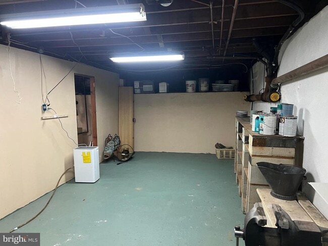 Building Photo - 11 Plainsboro Rd