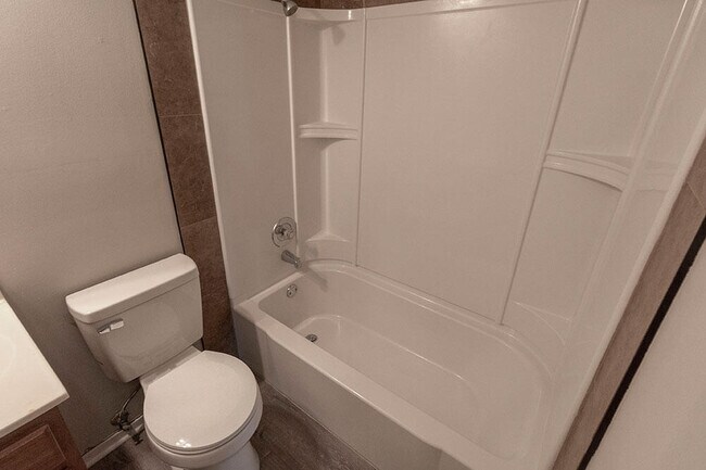 Building Photo - 215 Wheaton Ct