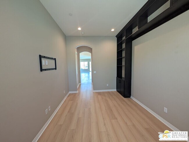 Building Photo - 20 Grenache
