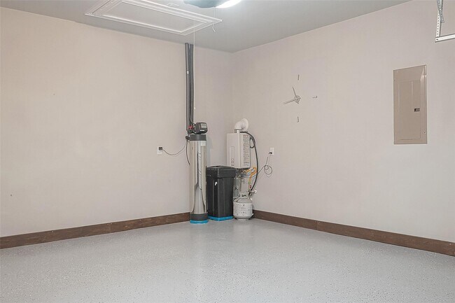 Building Photo - 7446 French Quarter Ct