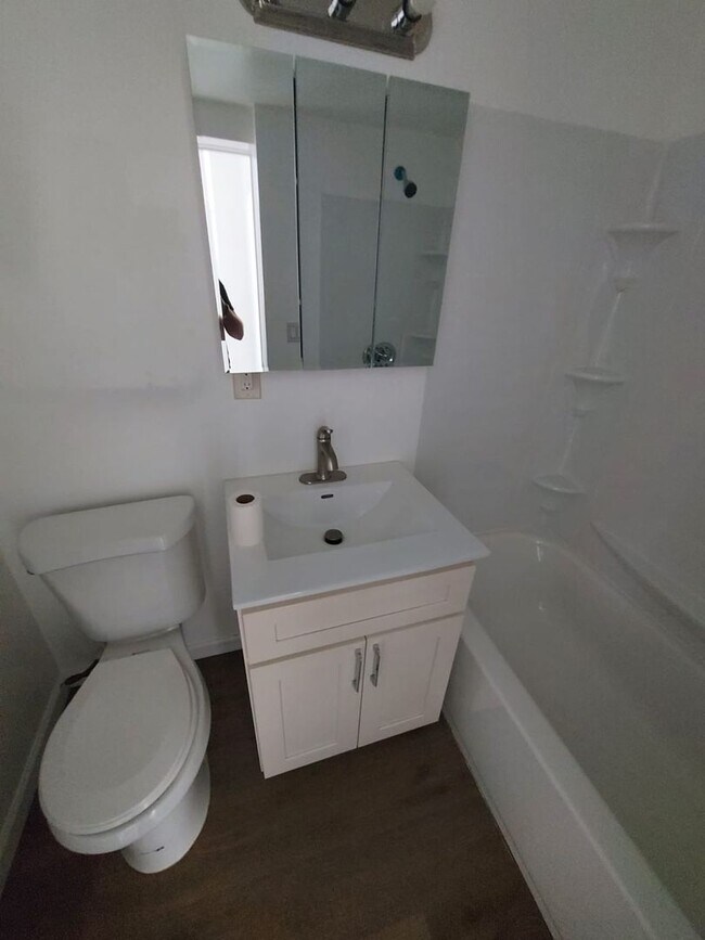 Building Photo - Charming Tacoma Home on a Peaceful Corner Lot!