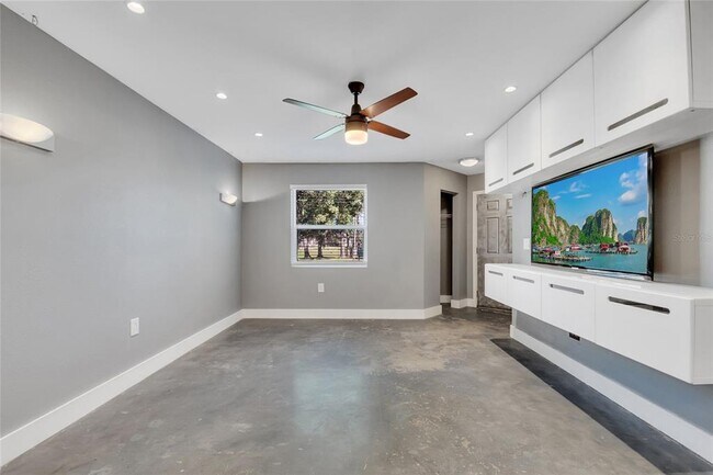Building Photo - 3034 Parkway Blvd