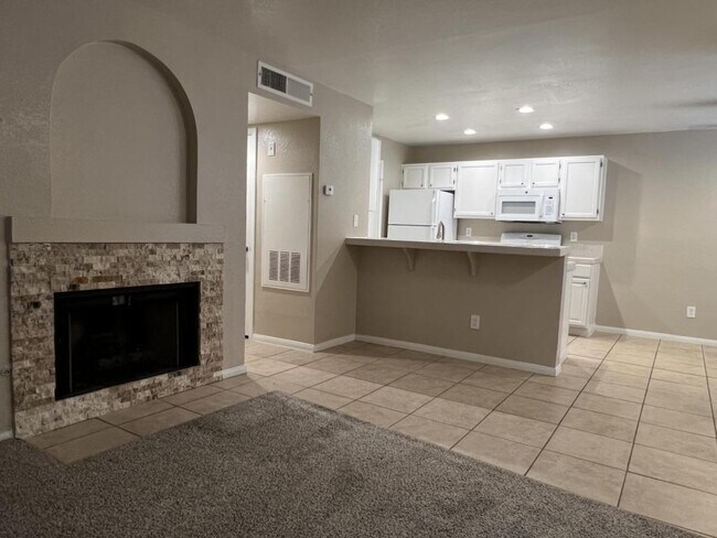 Building Photo - 7570 W Flamingo Rd