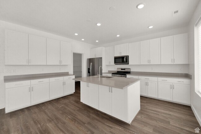 Building Photo - 1034 S 850 W