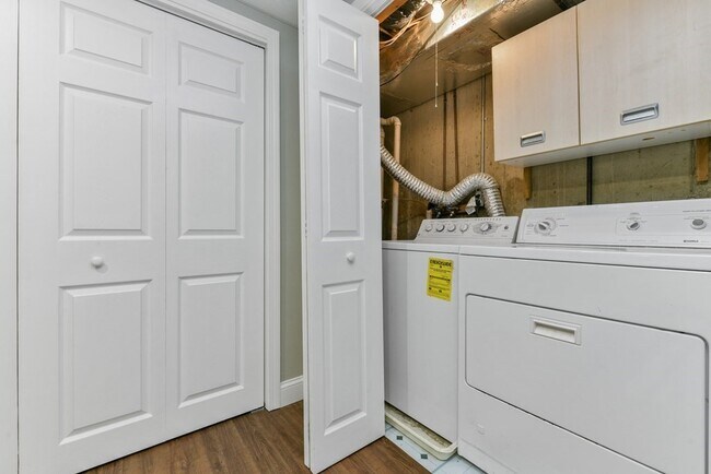 Building Photo - 161 Bunker Hill St