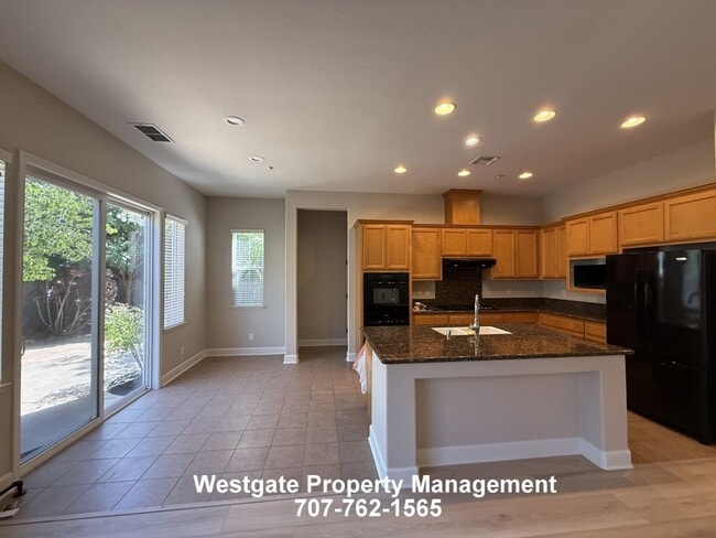 Building Photo - 1708 Southridge Dr