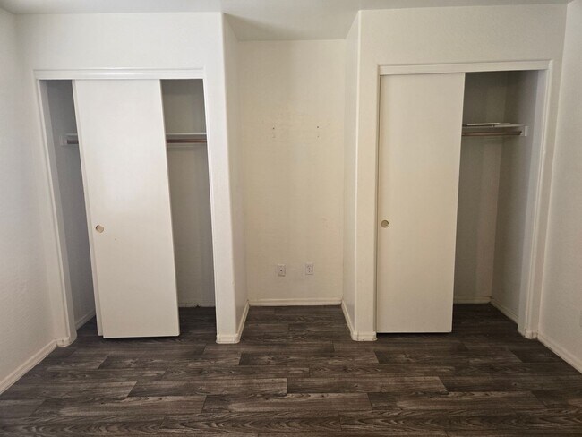 Building Photo - Coming Soon! A cozy 3 bed, 2 bath, located in El Mirage (Available 05/15/26)