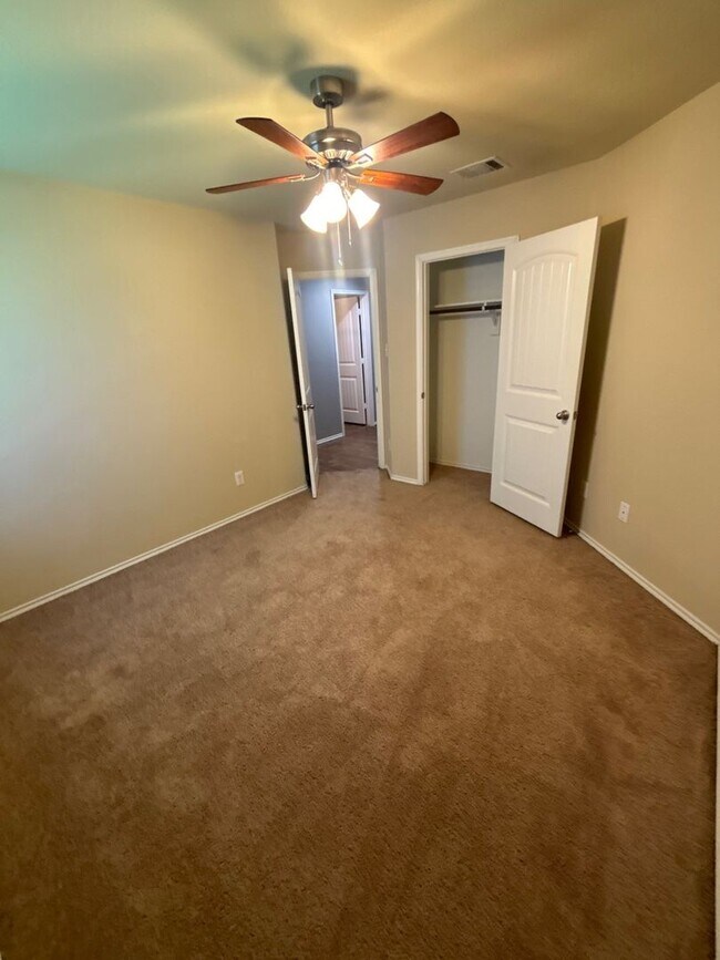 Building Photo - PERFECT HOME IN PRINCETON!