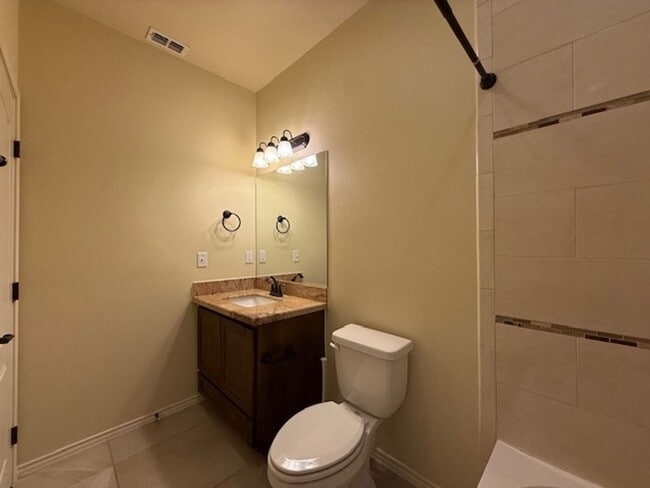 Building Photo - Escondido Townhomes