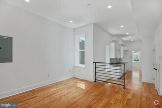 Building Photo - 614 W Norris St