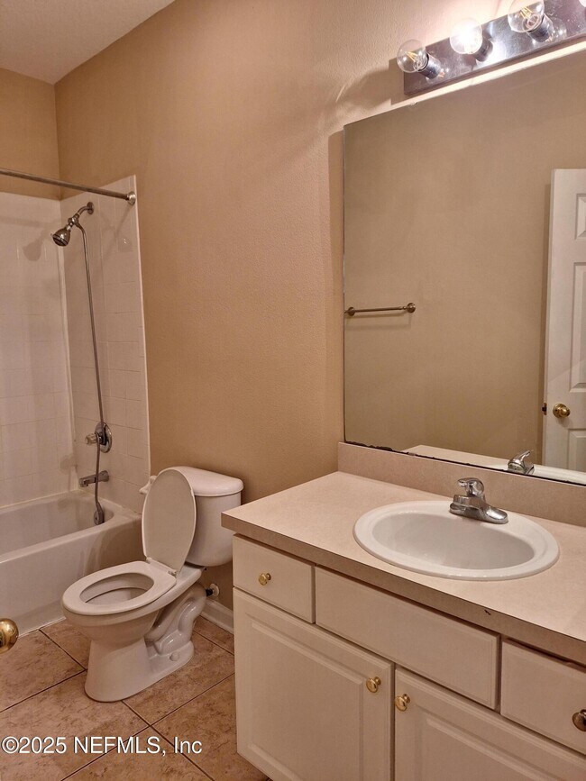 Building Photo - 7217 Deerfoot Cir