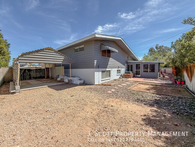 Building Photo - 3914 E Becker Ln