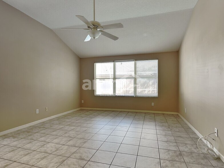 Building Photo - 9827 White Barn Way