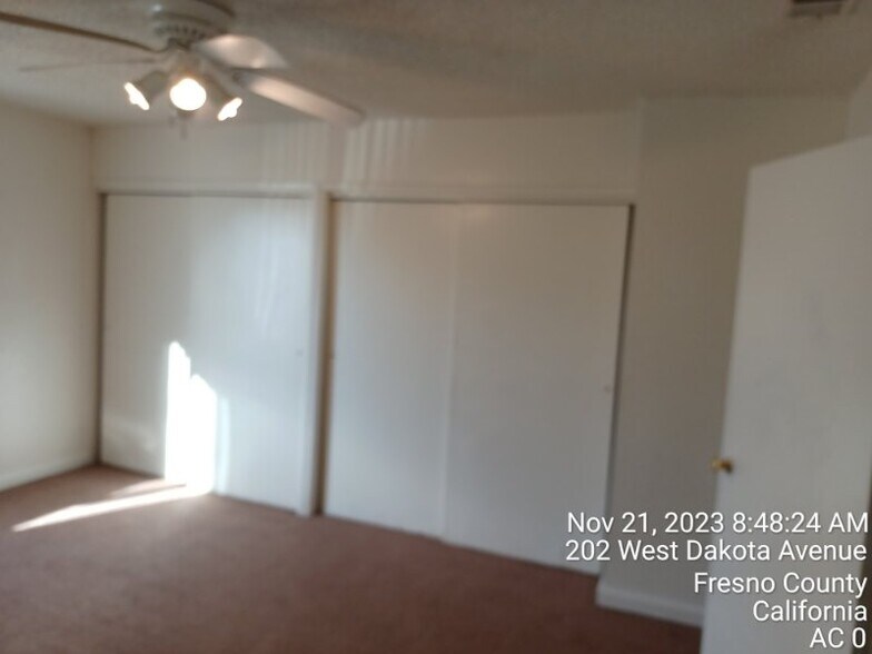 Building Photo - 202 W Dakota Ave