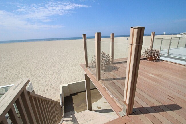 Building Photo - Oceanfront Silverstrand | 4 Bedroom + 3 Ba...