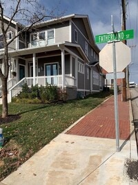 Building Photo - 4 Bed 3.5 Bath in Edgefield Home