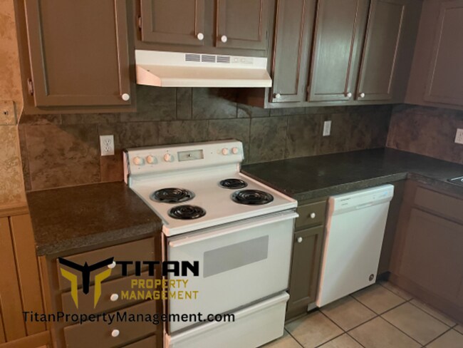 Building Photo - 2 bed/2 bath Apartment