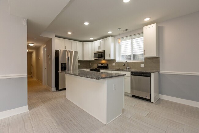 Building Photo - 5302 W Ohio St