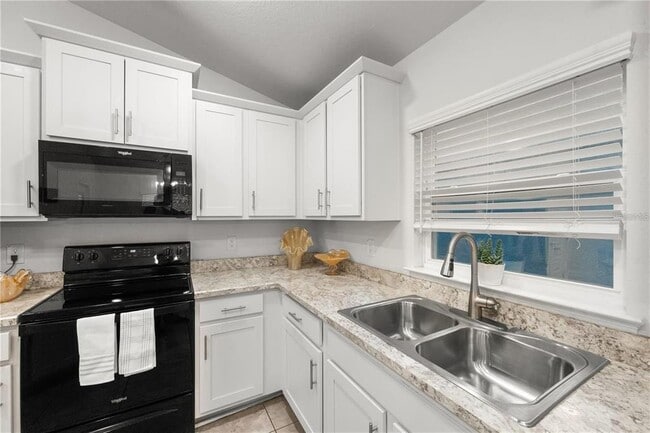 Building Photo - 14429 Potterton Cir