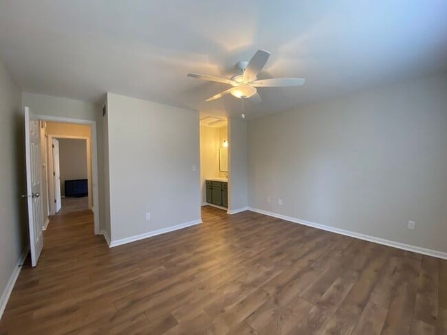 Building Photo - $2,200 | 3 Bedroom, 2 Bathroom Duplex | No...