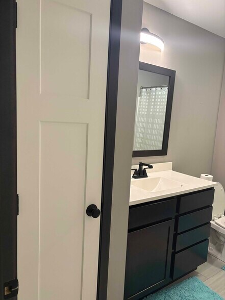 Building Photo - 1304 Legend Dr