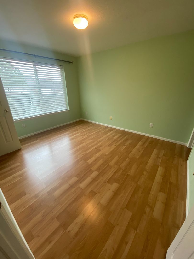 Building Photo - 1830 W Centennial Dr