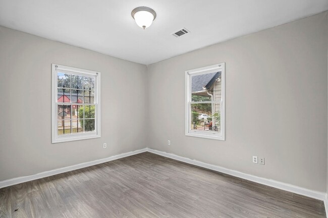 Building Photo - 1005 Westmoor Dr NW