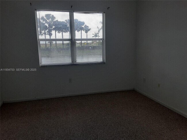 Building Photo - 3760 NE 9th Ct