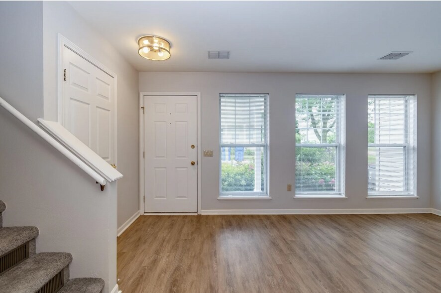 Building Photo - 2989 Holborn Cir