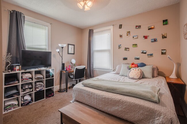 Building Photo - Updated XU Student Rental House