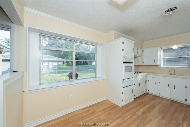Building Photo - 2317 Carter Creek Pkwy
