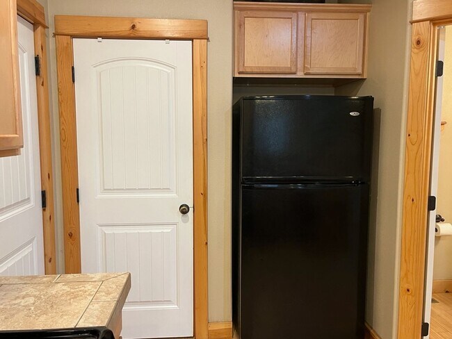 Building Photo - Charming 3 Bed + Loft Row Home in Quiet Neighborhood | 2.5 Baths | 2-Car Garage