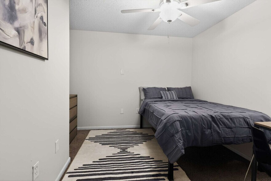 Building Photo - 800 Alexander Rd