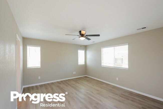 Building Photo - 3565 Makley Cir