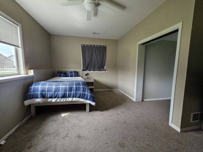 Building Photo - 3825 Marigold Dr