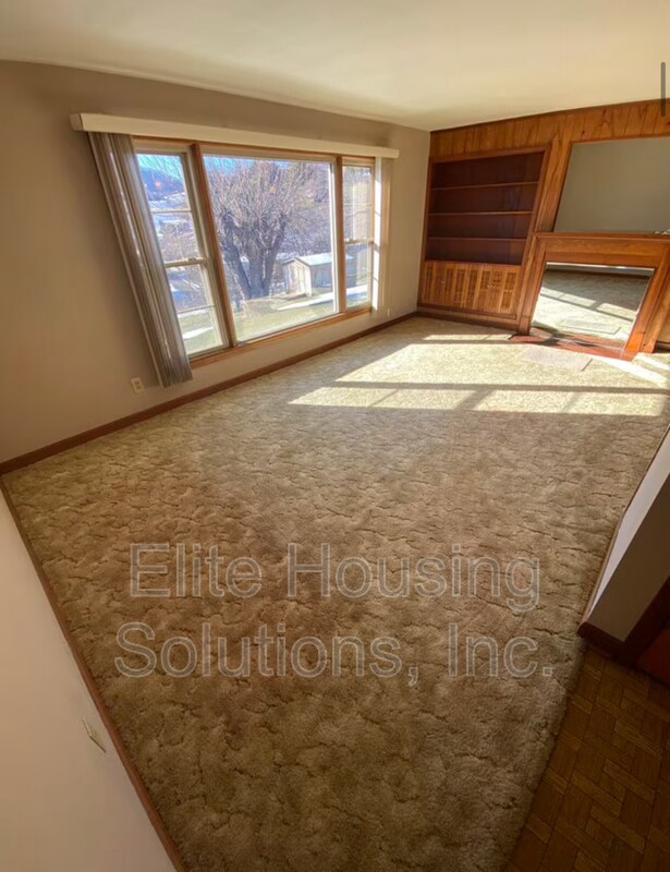 Building Photo - 410 Colonial Dr