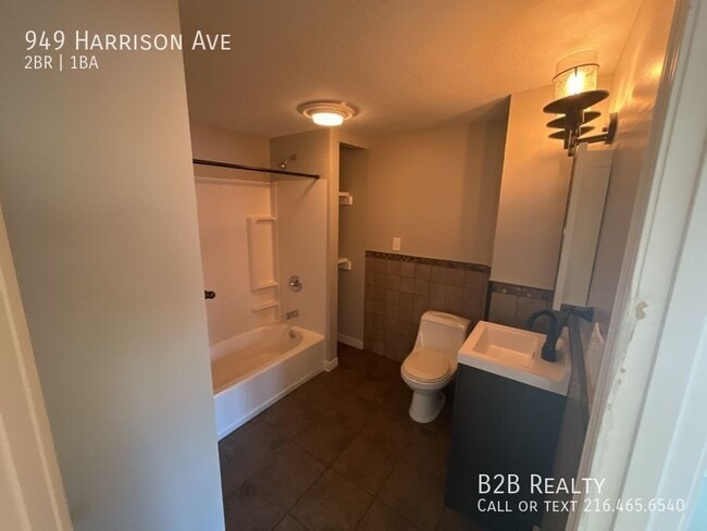 Building Photo - 949 Harrison Ave