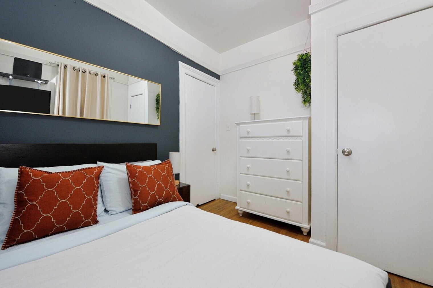 Building Photo - 1109 1st Ave