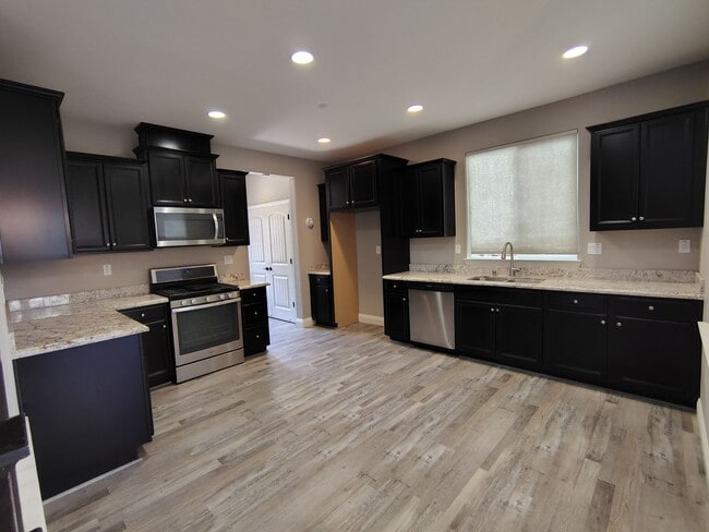 Building Photo - 2276 Gallery Dr