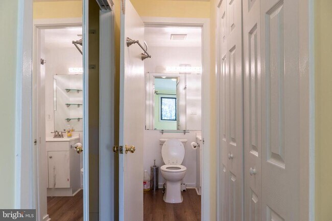 Building Photo - 9804 Hellingly Pl