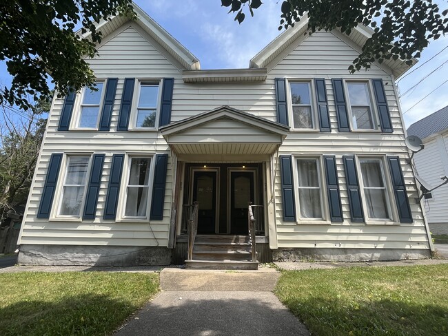 Building Photo - 416 Coffeen St