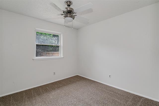 Building Photo - 207 Stefanie St