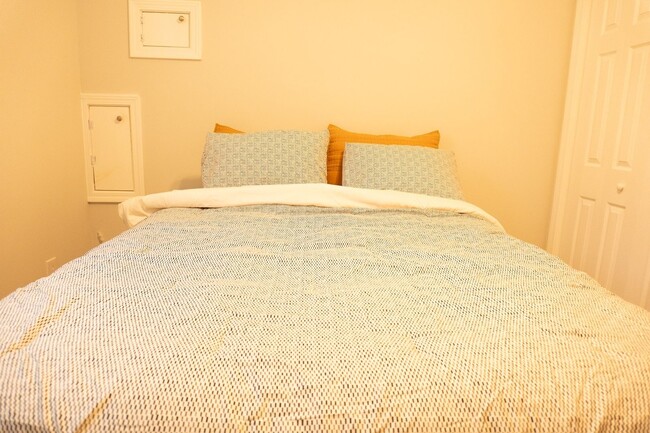 Building Photo - 3537 Fairburn Pl NW