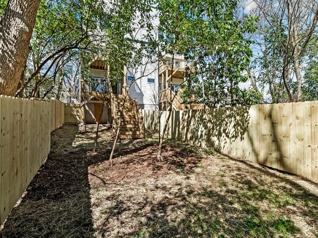 Building Photo - Custom 3 story home in the heart of Belmont/Optimist Park!