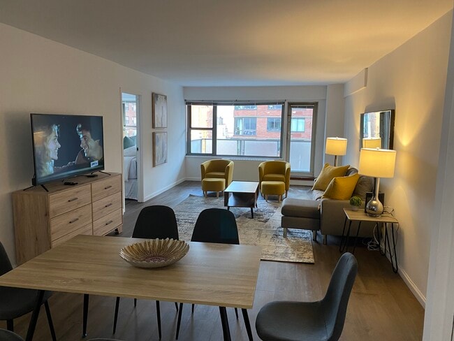 Floorplan - Regency Towers