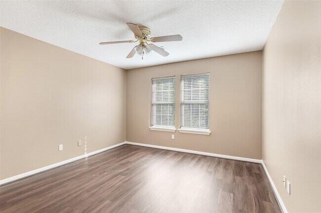 Building Photo - 16222 Rutley Cir