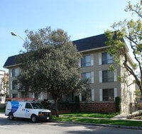 Building Photo - 366 Mentor Ave