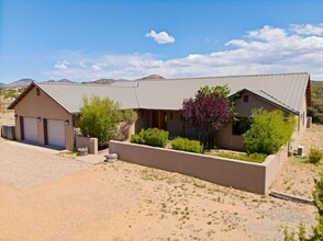 Building Photo - 4 Alma Ct